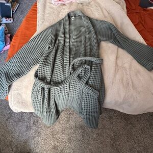 Brooklinen dream weave waffle robe size L grey